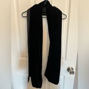 Black velvet-silk shaw